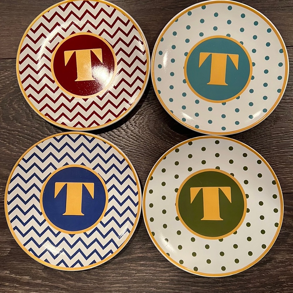 NWOT Dessert Plates Set of 4